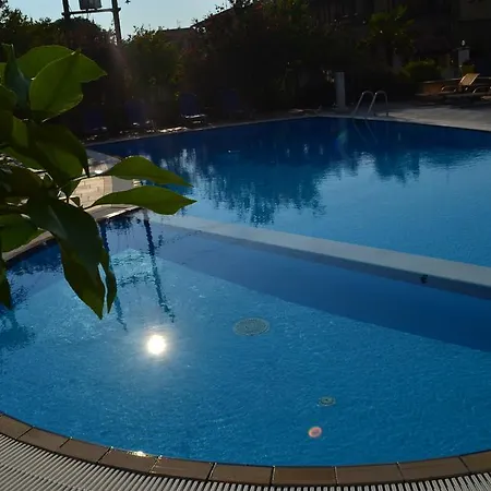 Elanios Zeus Lägenhetshotell 3*